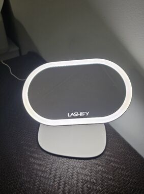 LASHIFY Oval LED Vanity Mirror in White